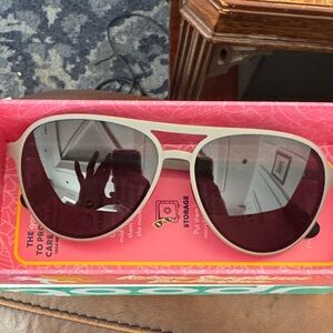 goodr Aviator Sunglasses Gray with Dark Lenses